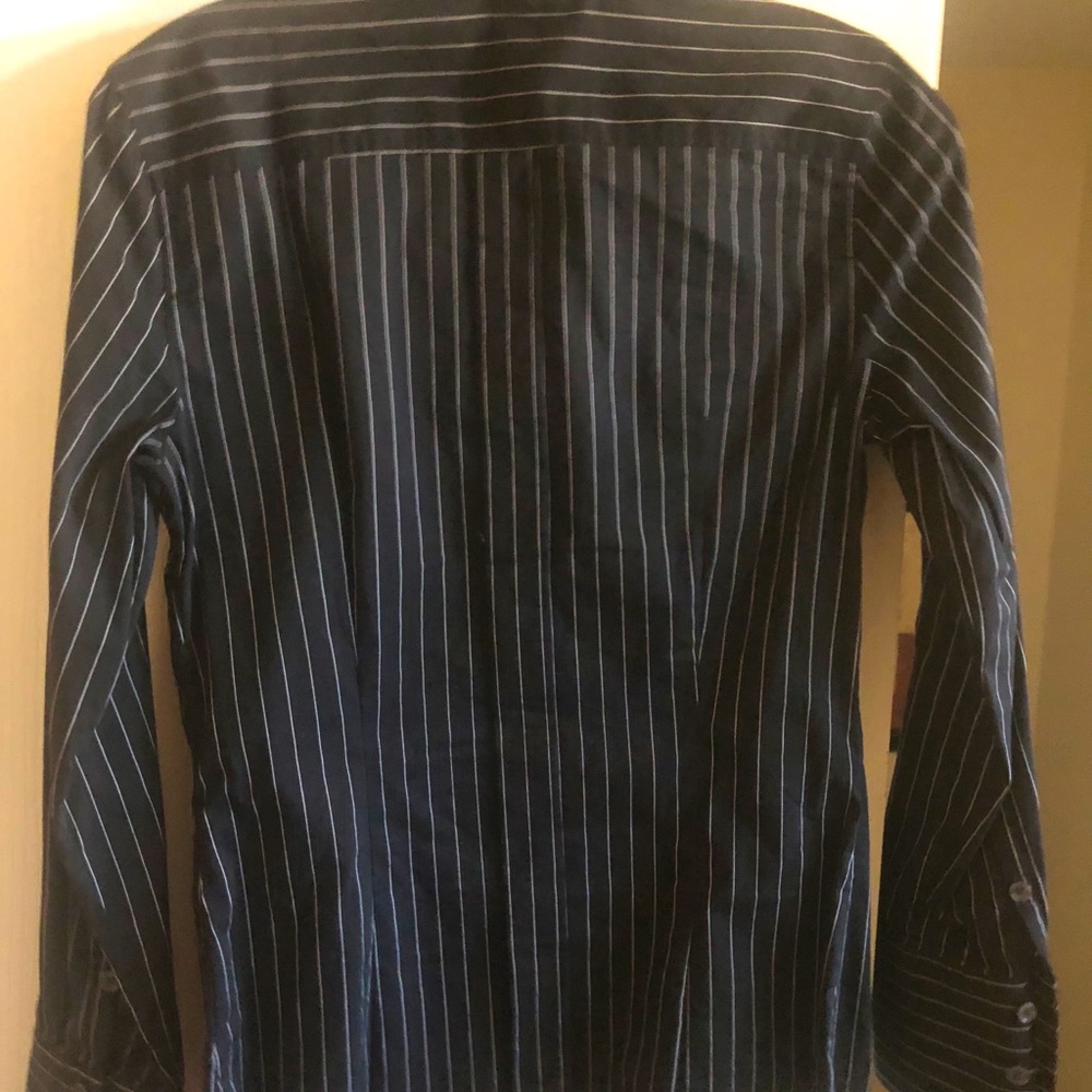 Button down - Picture 2 of 2